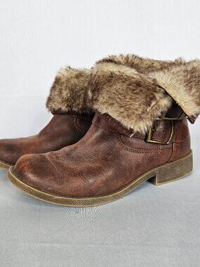 Austin Trading Co | Brown Faux Fur Foldover Buckle Boots | Size 6.5